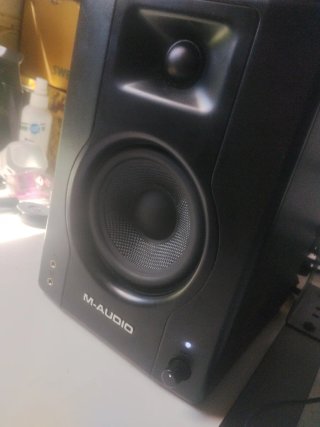 Hercules DJ Console RMX2 + Monitores M-Audio
