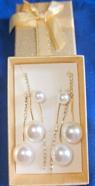Pendientes largos con perlas y strass