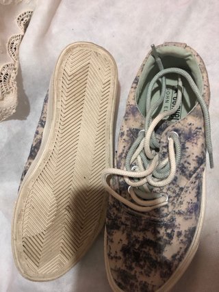 Zapatillas John L. Beige y Gris