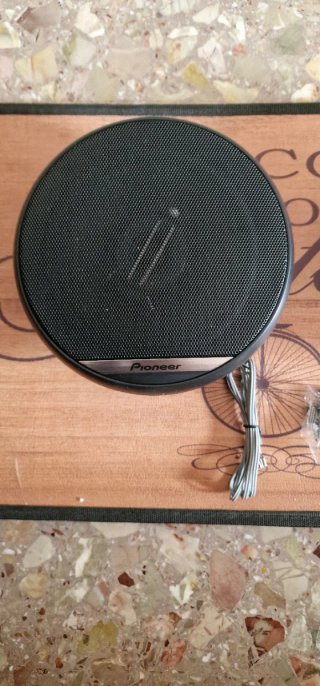 Altavoces Pioneer TS-G1630F 320W uno funciona