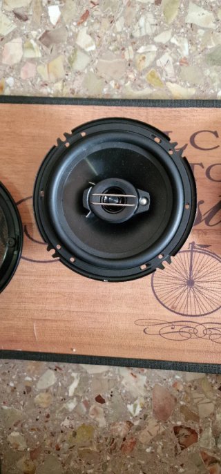 Altavoces Pioneer TS-G1630F 320W uno funciona