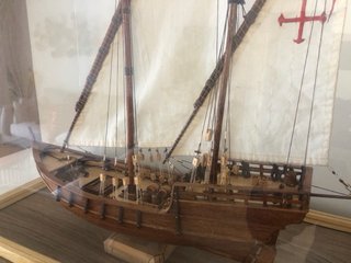 Maqueta La Pinta Artesanía Latina + Vitrina