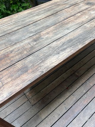 Tavolo da giardino grande in legno