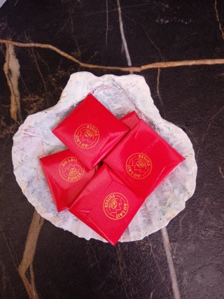 Capasanta decorata con carte da gioco