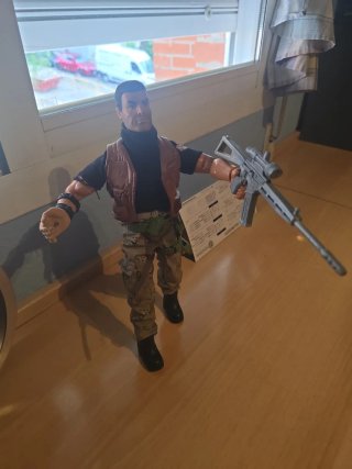 Muñeco Action Man con rifle