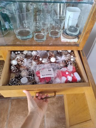 Vitrina/Aparador de Madera y Cristal