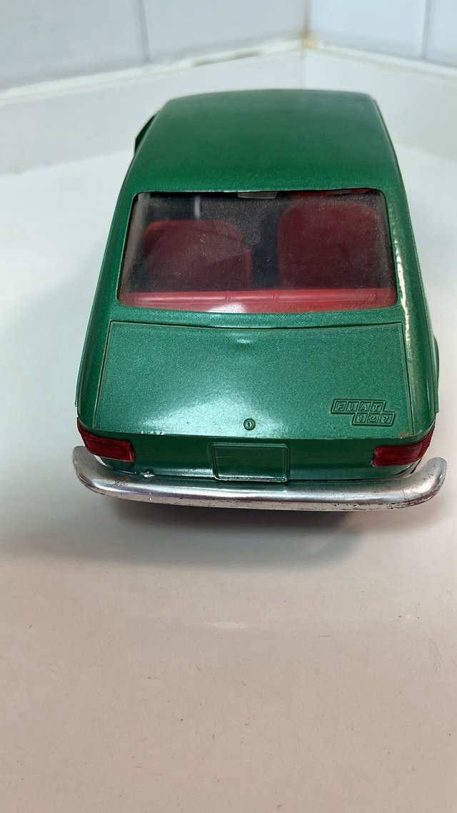 Seat 127 1:18 Sanchis