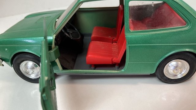 Seat 127 1:18 Sanchis