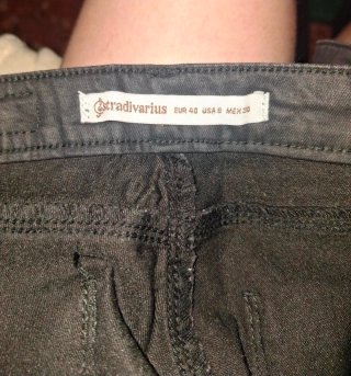 Pantalón pitillo tiro bajo negro