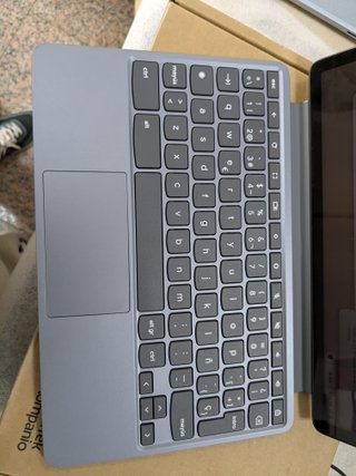 Lenovo Chromebook Duet con caja