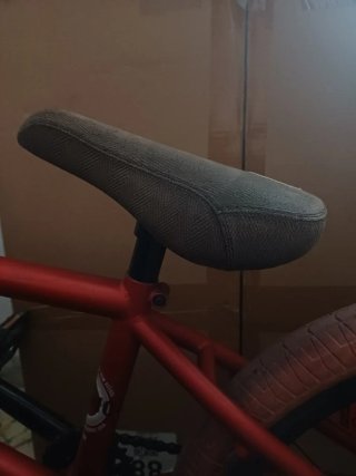 Sillín BMX Fiction x Stolen