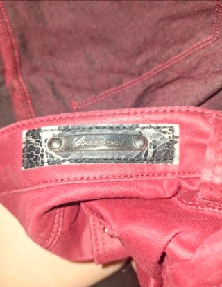 Pantalón pitillo tiro bajo rojo