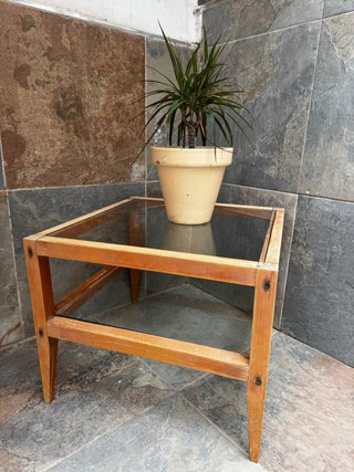 Mesita auxiliar madera y vidrio