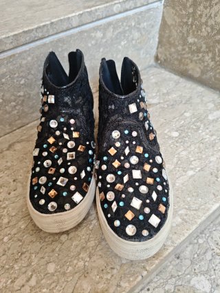 Scarpe nere con strass