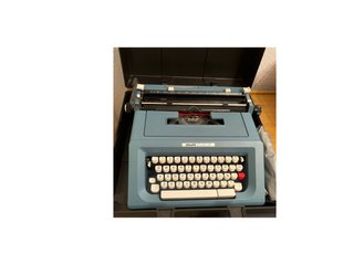 Máquina de escribir Olivetti Studio 46