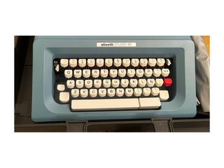 Máquina de escribir Olivetti Studio 46