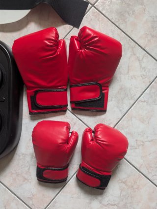 Macchina Boxe Musicale con Guanti