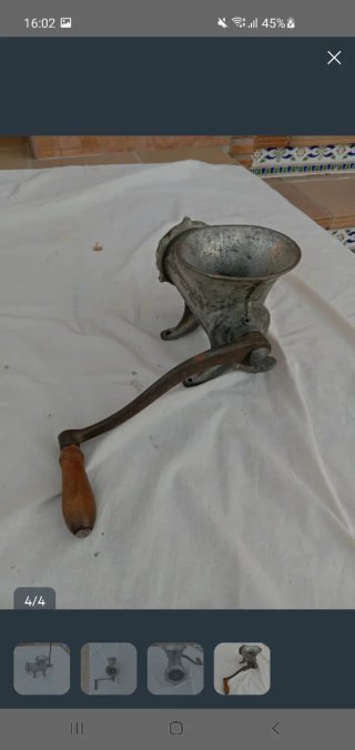 Picadora de carne antigua matanza