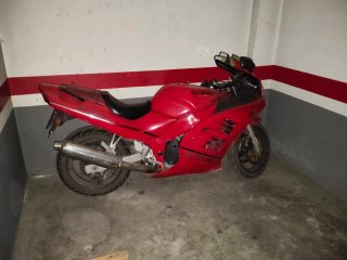Suzuki RF 600 Roja