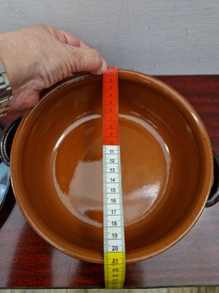 Tegame in terracotta con coperchio