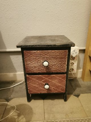Mesita de noche vintage pequeña