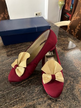 Traje de Fallera Beige y Rojo