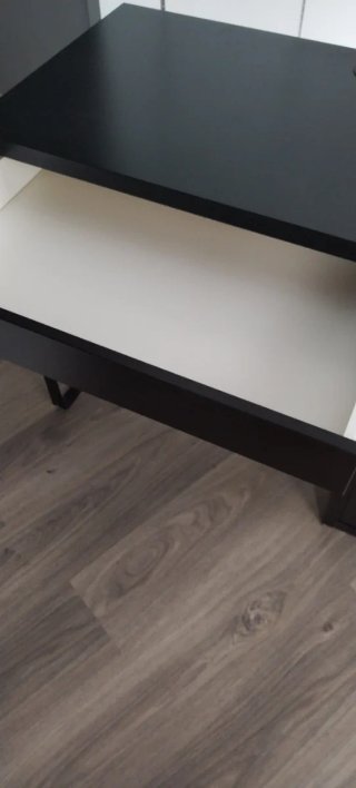 Escritorio marrón madera y metal