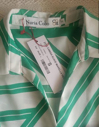 Blusa Nuria Cobo verde y blanca talla S