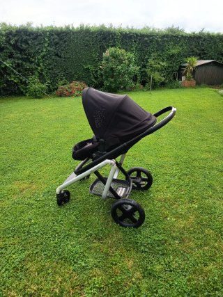 Cochecito, capazo, silla de coche Isofix. Maxicosi