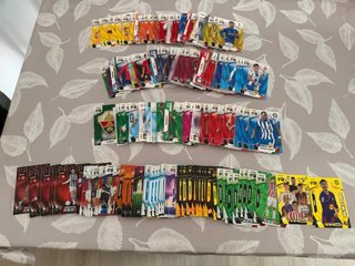 Cromos de fútbol variados 2026 adrenalyn