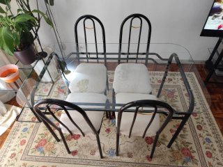 Mesa de comedor cristal y 4 sillas
