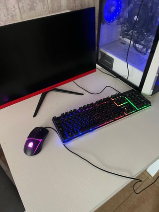 PC Gaming Nitro con Teclado, Ratón y Monitor