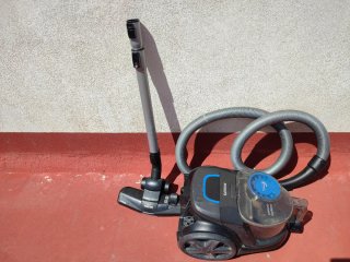 Aspiradora Philips sin bolsa y con cable