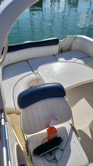 Barco Lancha cabinada para navegar sin PER