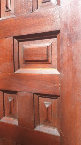Puerta doble madera castellana antigua