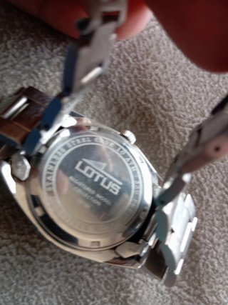 Reloj Lotus