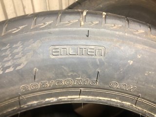 2 Bridgestone 205/60R16 92H Neumáticos