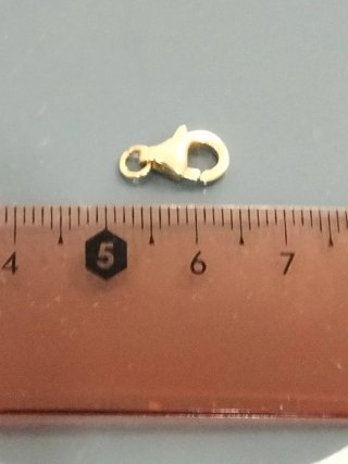 Cierre de oro para collar nuevo.