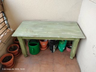 Mesa de madera verde