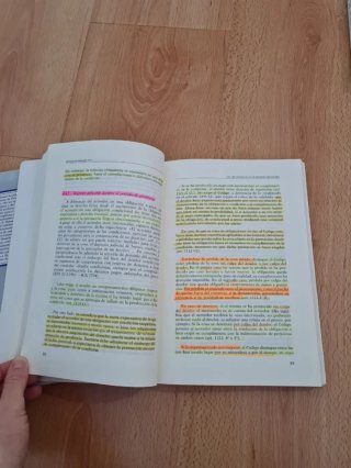 Lote de Manueles de Derecho