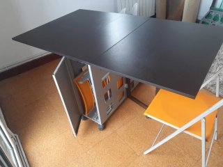 Mesa plegable con 6 sillas