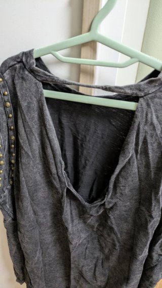 Camiseta sin mangas con tachuelas