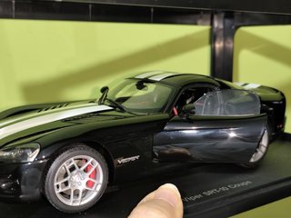 Autoart Dodge Viper SRT-10 Coupe 1:18