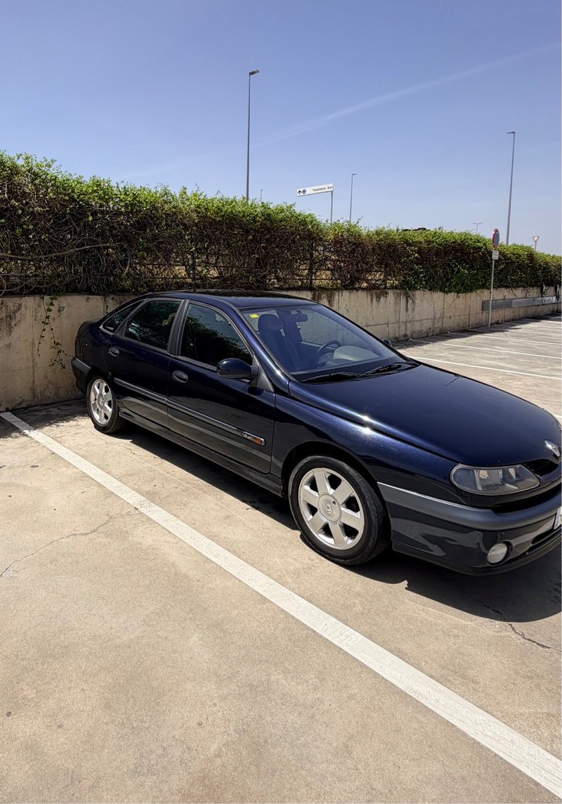 Renault Laguna 2000 - foto 1