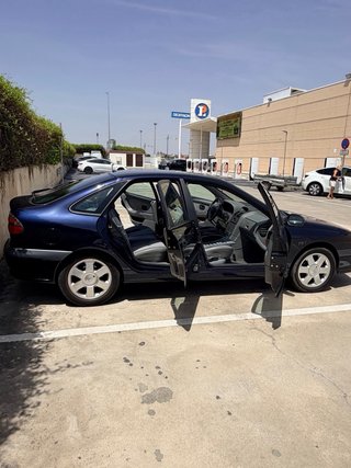 Renault Laguna 2000