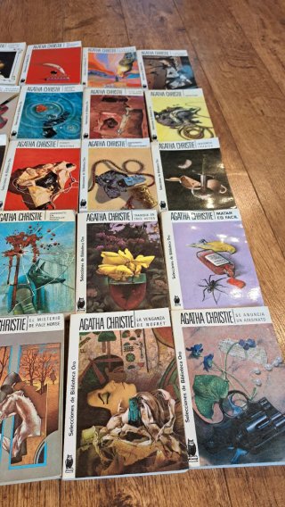 Collezione di 25 libri di Agatha Christie