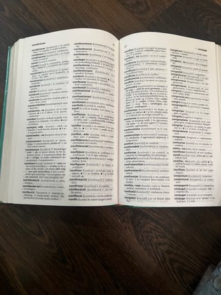 Compact dictionary English-Catalan, català-anglès