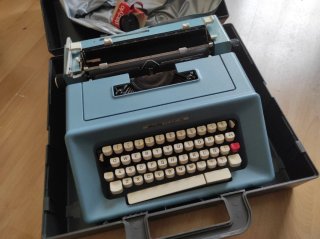 Máquina de escribir Olivetti Studio 46