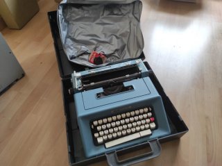 Máquina de escribir Olivetti Studio 46