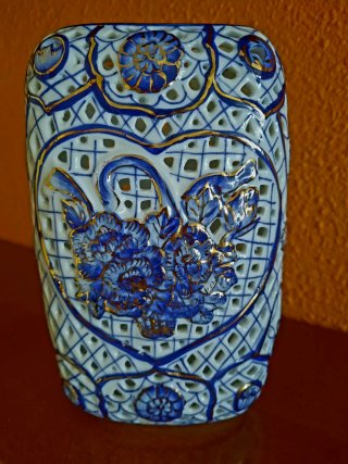 Jarrón de Porcelana Azul y Dorado